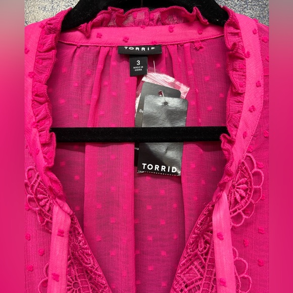 TORRID 🩷 hot pink chiffon blouse !!! - Picture 5 of 11